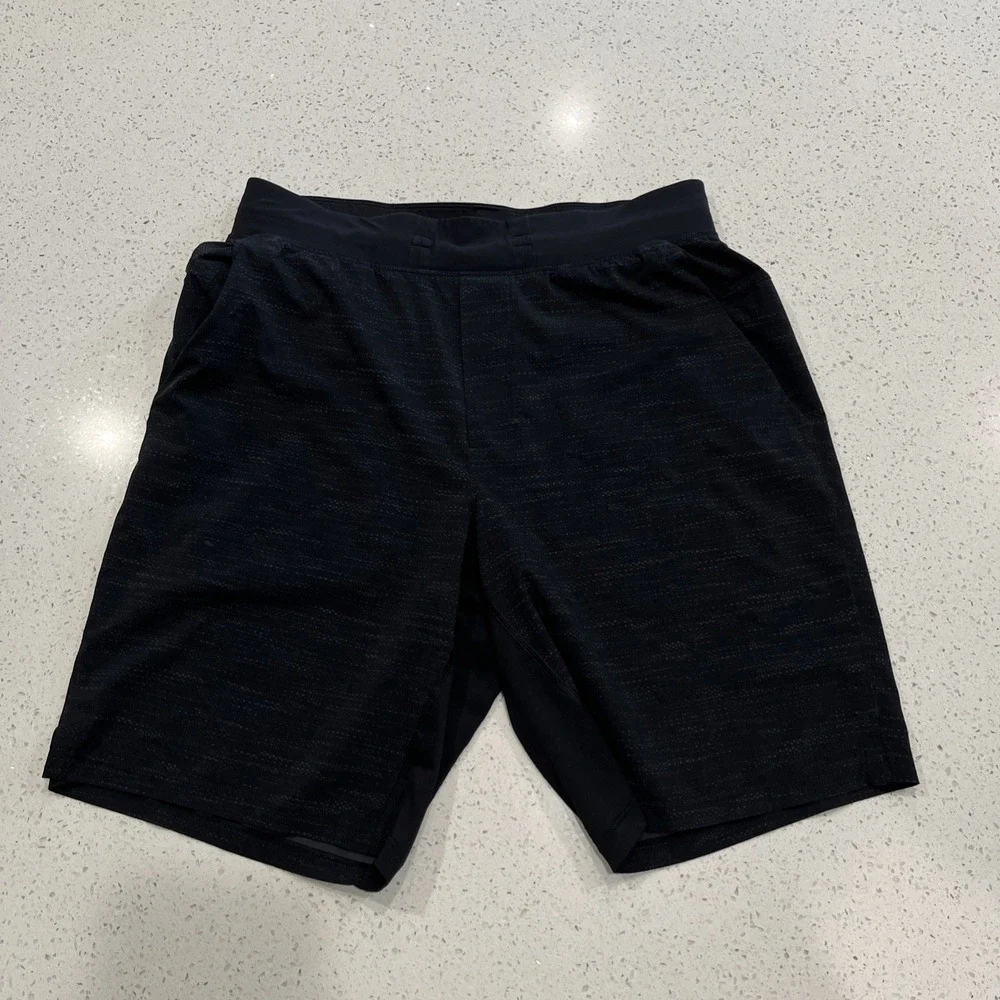 Lululemon Men's Black Athletic 9